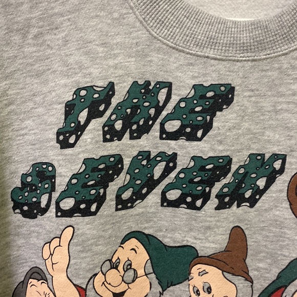 Disney Fan Art Sweater Seven Dwarfs Fits Size S/M - Picture 3 of 6